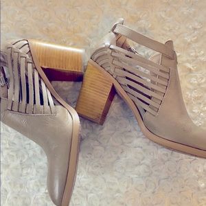 Latigo 9 wide Jasmine booties.